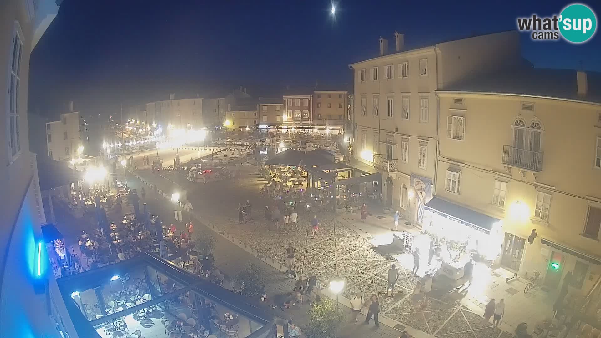LIVE cam Cres Stadt – Hauptplatz und “mandrač” – Cres Insel – Kroatien