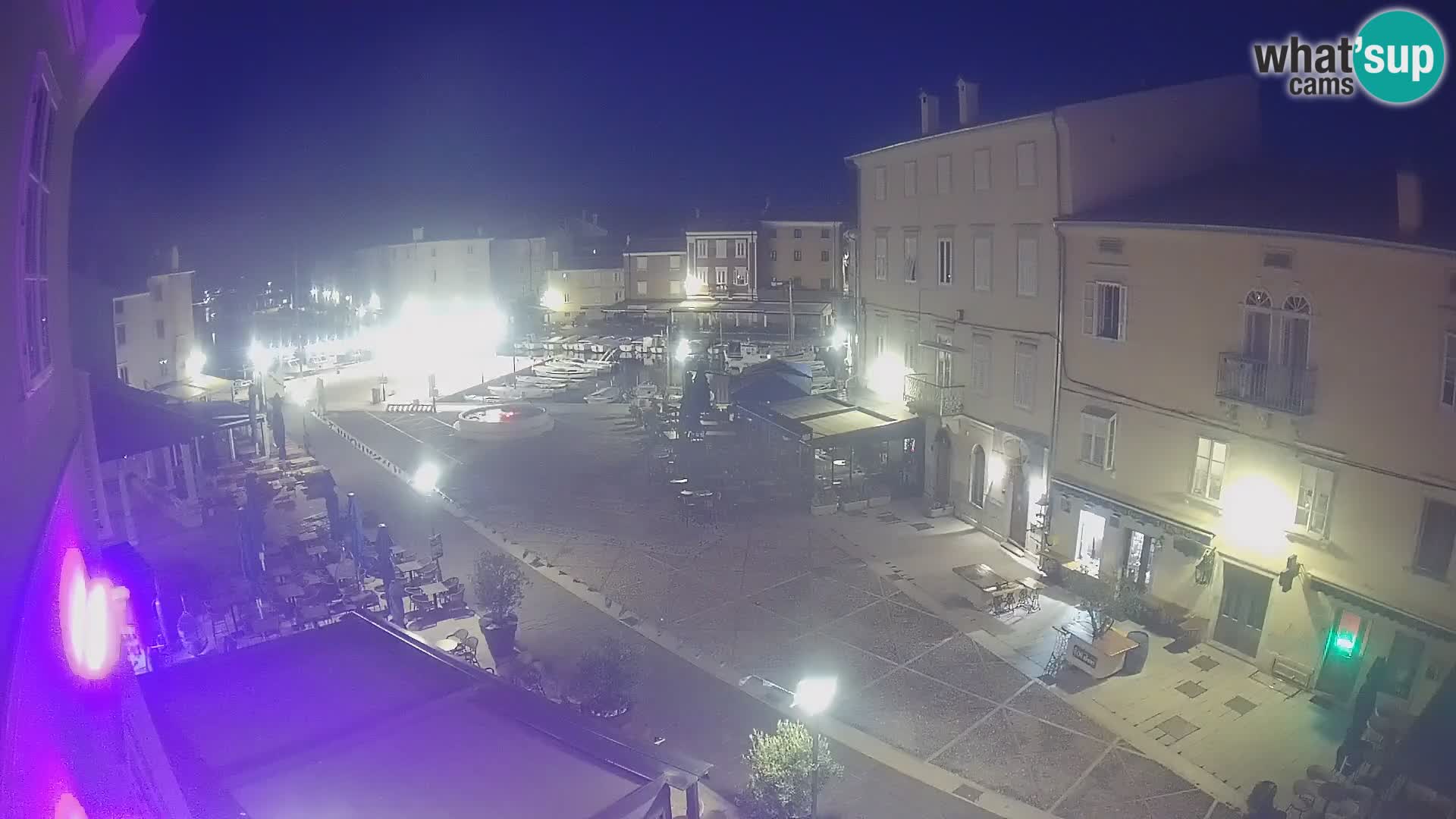 Kamera v ŽIVO Cres mesto – glavni trg in “mandrač” – otok Cres – Hrvaška