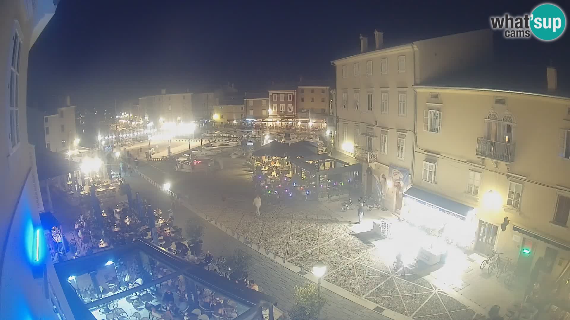 LIVE cam Cres city – place principale et “mandrač” – île de Cres – Croatie