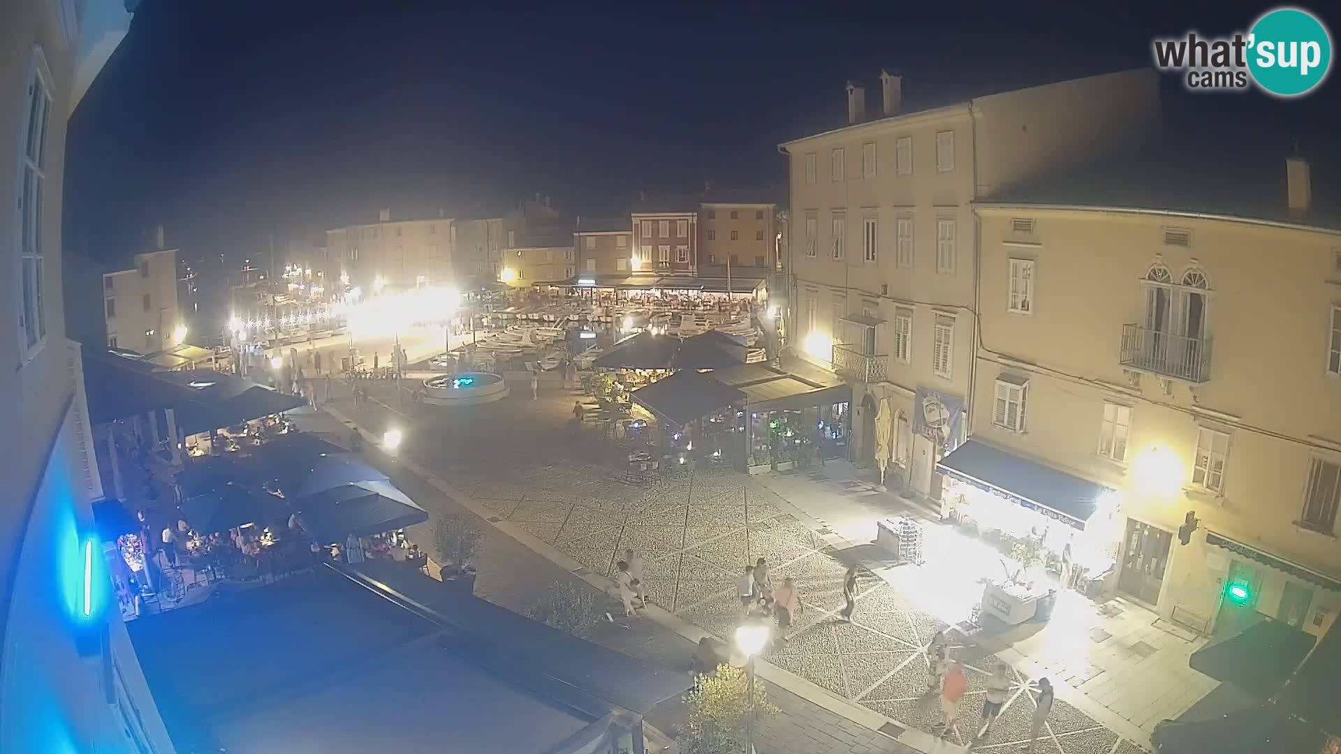 Kamera v ŽIVO Cres mesto – glavni trg in “mandrač” – otok Cres – Hrvaška