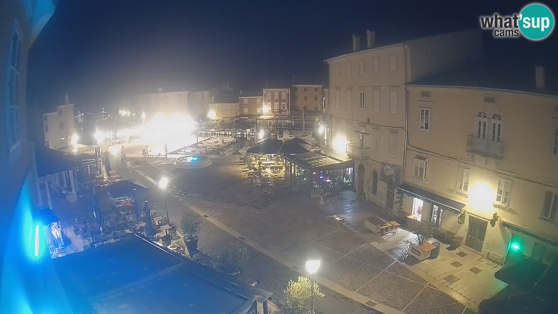 Cámara en vivo ciudad de Cres – plaza principal y “mandrač” – isla de Cres – Croacia