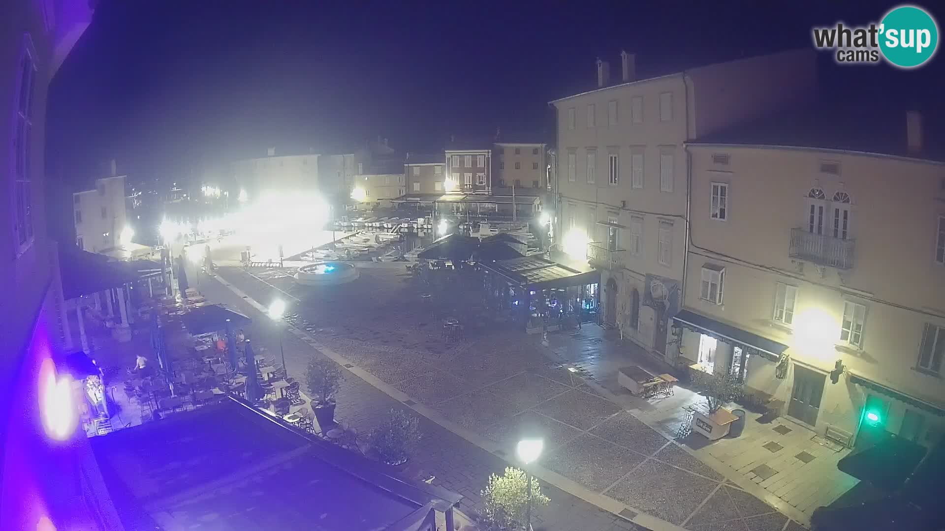 Cámara en vivo ciudad de Cres – plaza principal y “mandrač” – isla de Cres – Croacia