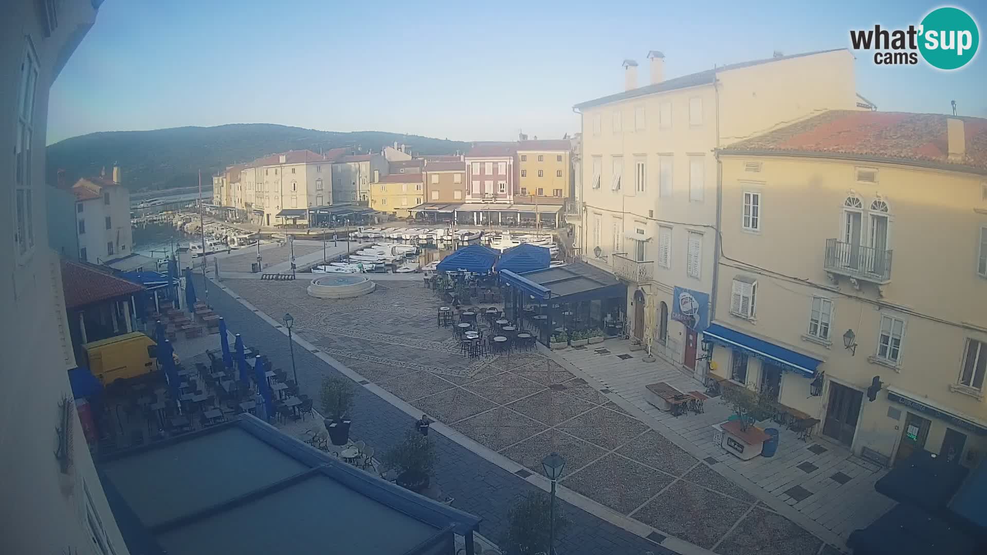 LIVE cam Cres city – main square and “mandrač” – Cres island – Croatia