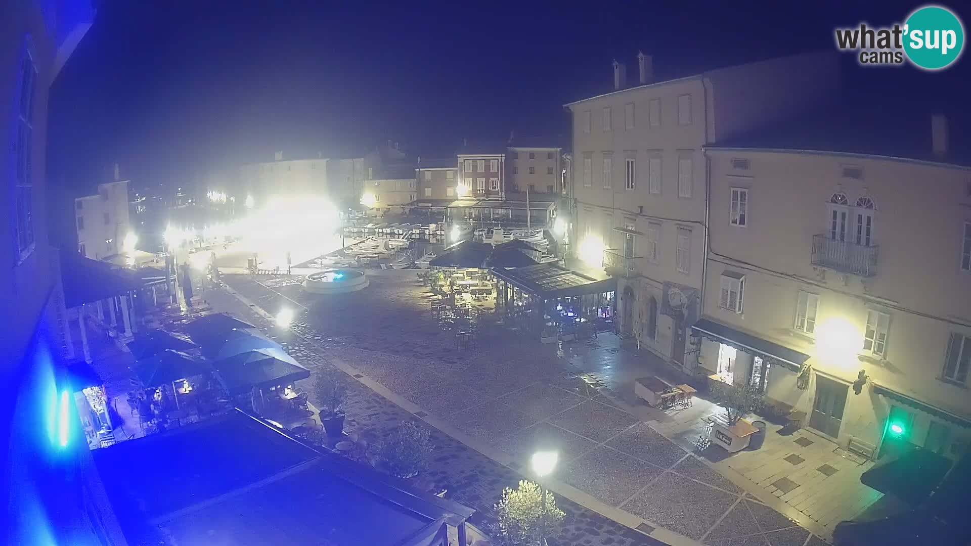 Cámara en vivo ciudad de Cres – plaza principal y “mandrač” – isla de Cres – Croacia