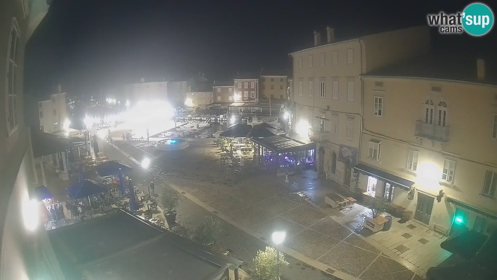 Cámara en vivo ciudad de Cres – plaza principal y “mandrač” – isla de Cres – Croacia