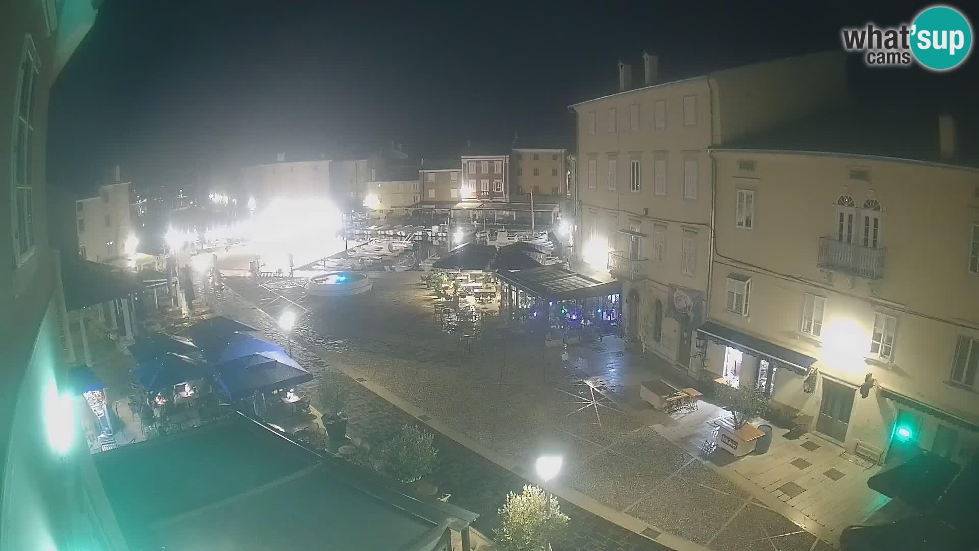 LIVE cam Cres city – place principale et “mandrač” – île de Cres – Croatie