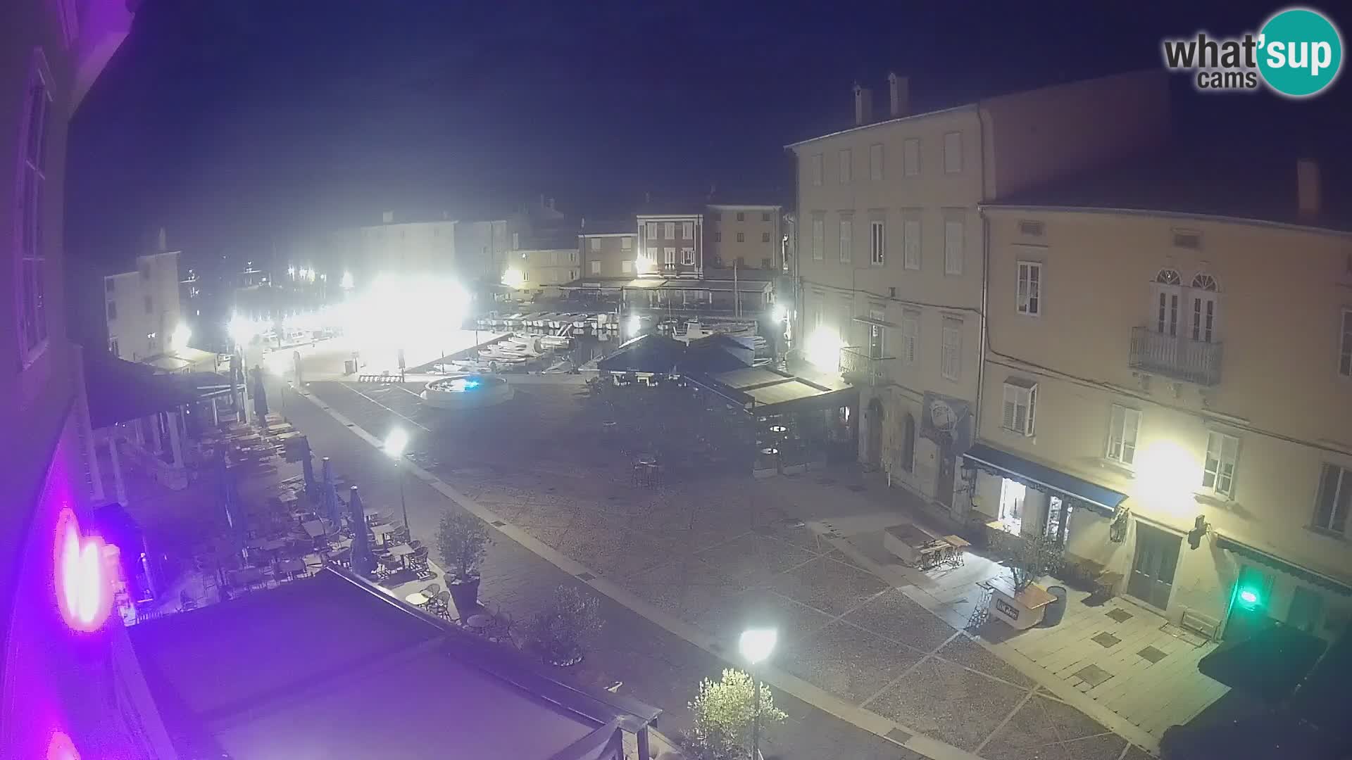Kamera v ŽIVO Cres mesto – glavni trg in “mandrač” – otok Cres – Hrvaška
