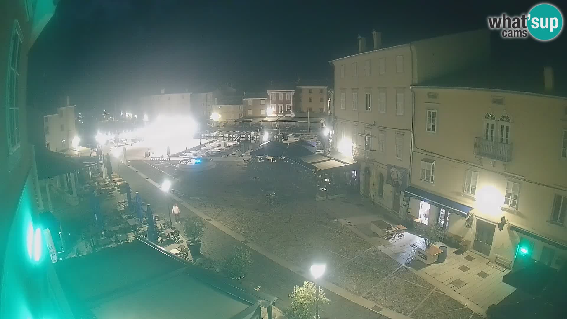Kamera v ŽIVO Cres mesto – glavni trg in “mandrač” – otok Cres – Hrvaška
