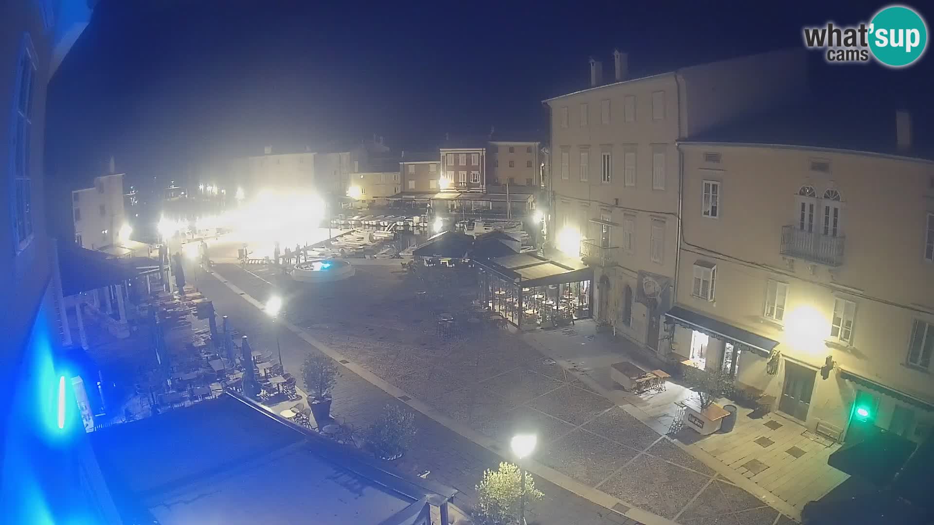 Kamera v ŽIVO Cres mesto – glavni trg in “mandrač” – otok Cres – Hrvaška