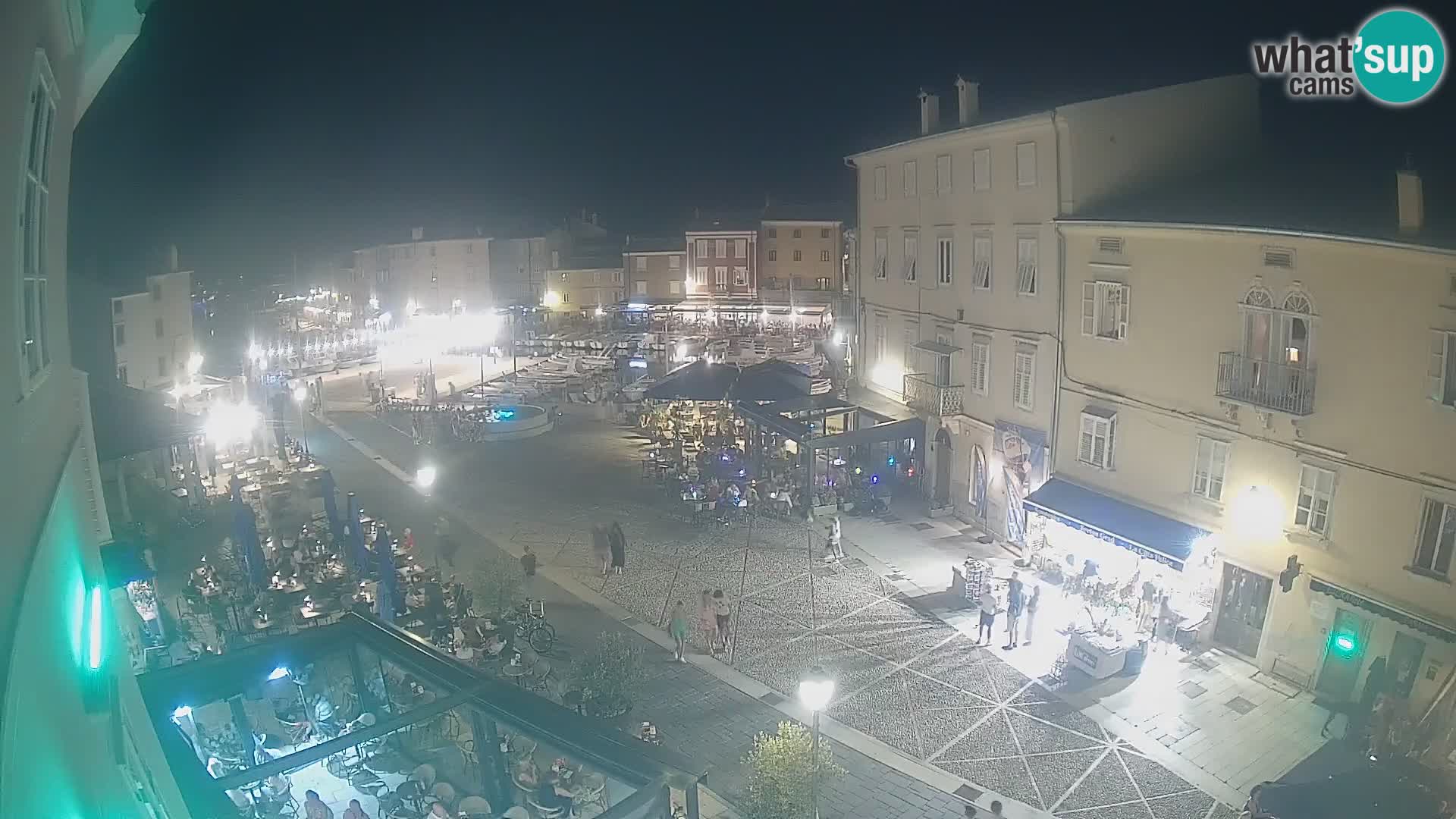 Kamera v ŽIVO Cres mesto – glavni trg in “mandrač” – otok Cres – Hrvaška
