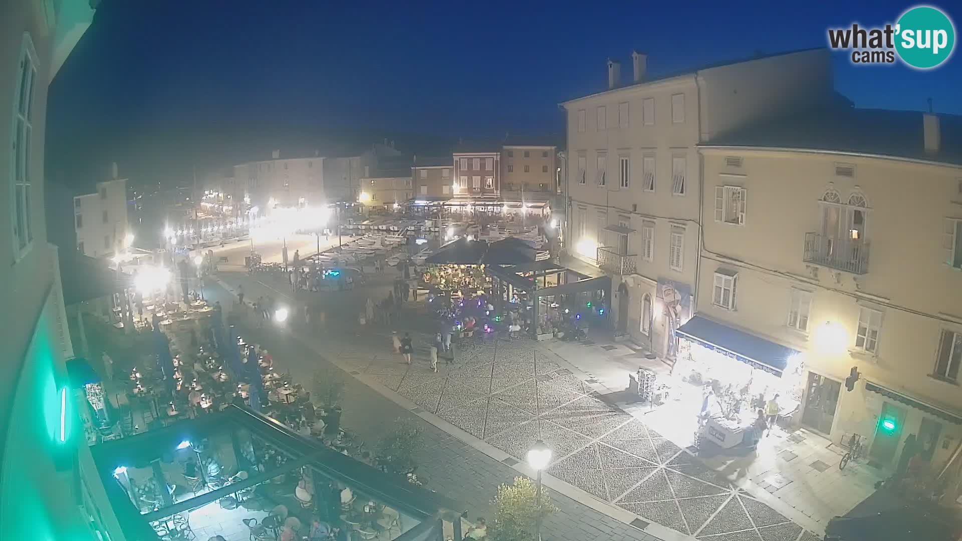 Cámara en vivo ciudad de Cres – plaza principal y “mandrač” – isla de Cres – Croacia