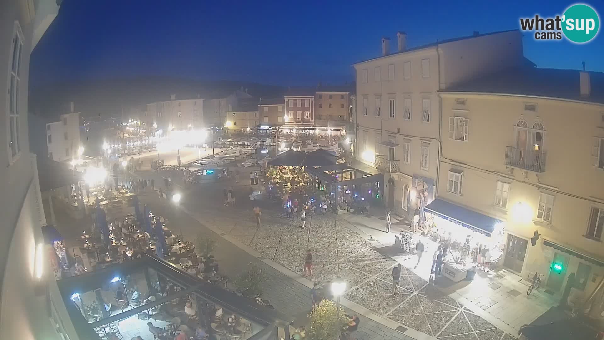 LIVE cam Cres Stadt – Hauptplatz und “mandrač” – Cres Insel – Kroatien