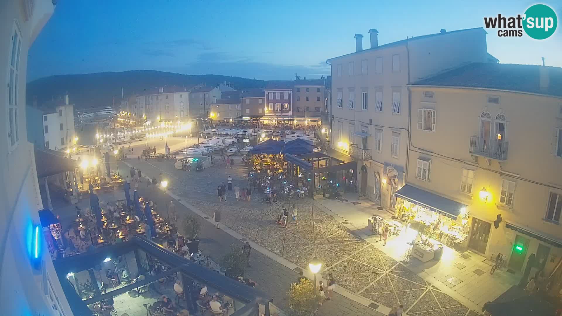 LIVE cam Cres city – main square and “mandrač” – Cres island – Croatia