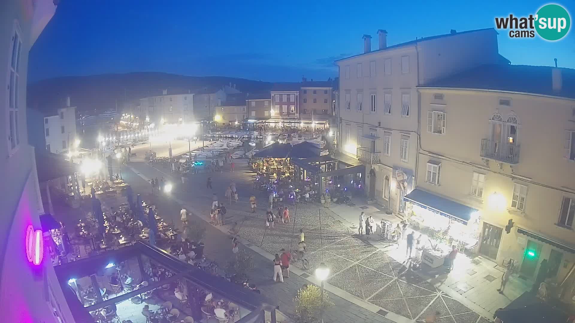 Cámara en vivo ciudad de Cres – plaza principal y “mandrač” – isla de Cres – Croacia
