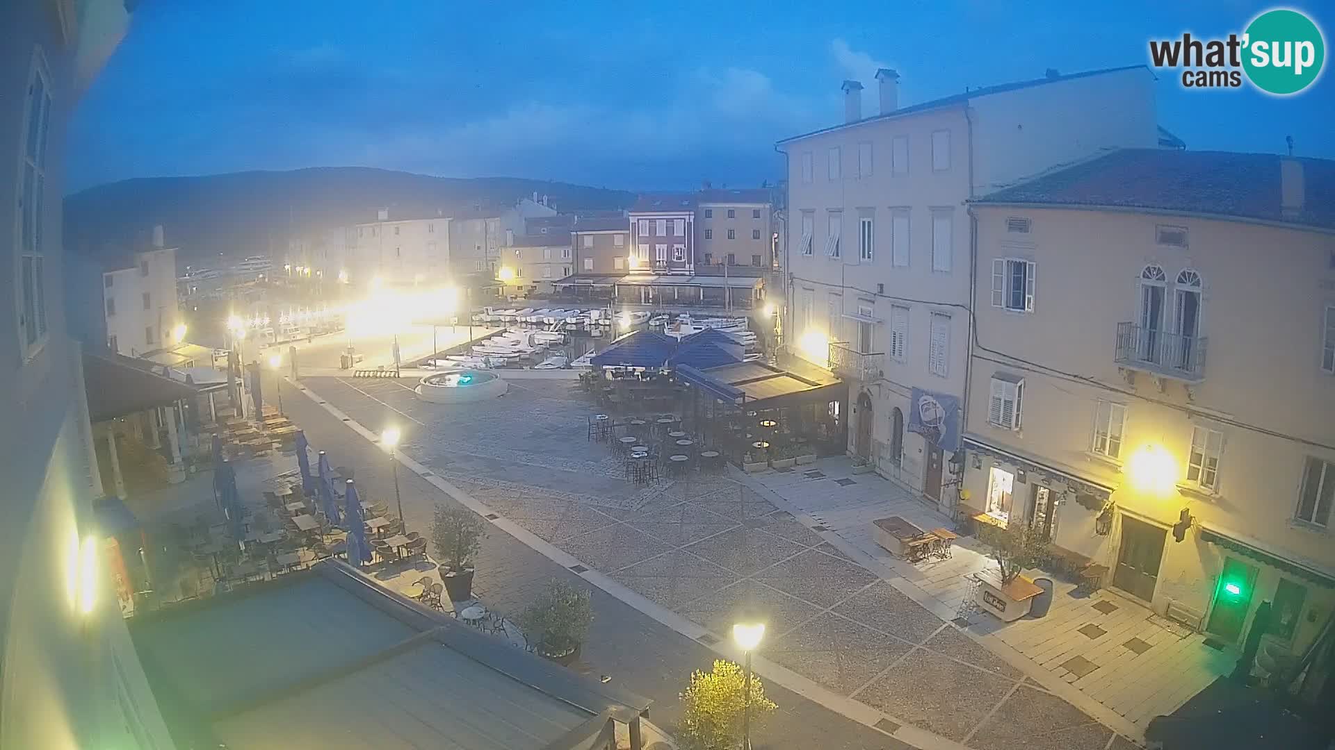 LIVE cam Cres city – main square and “mandrač” – Cres island – Croatia