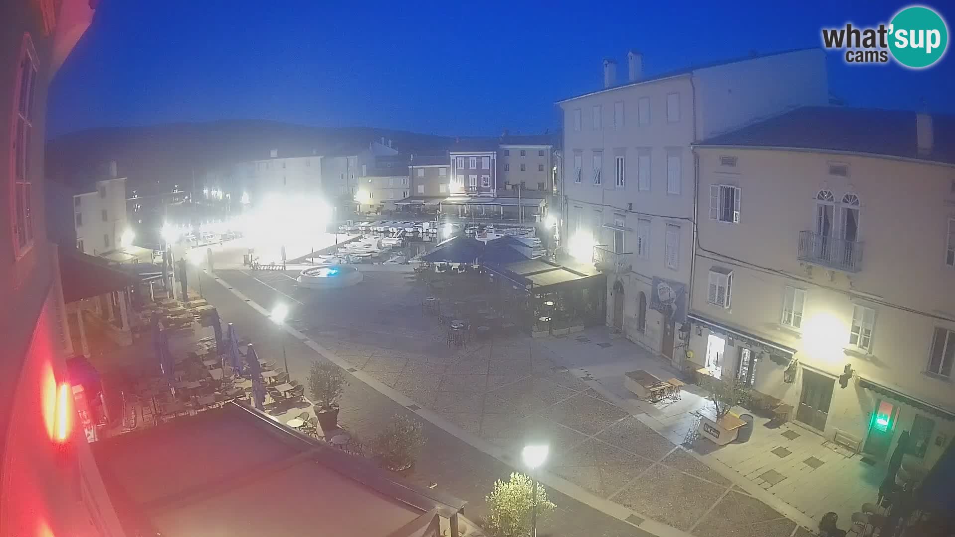 LIVE cam Cres città – piazza principale e “mandrač” – isola di Cherso – Croazia