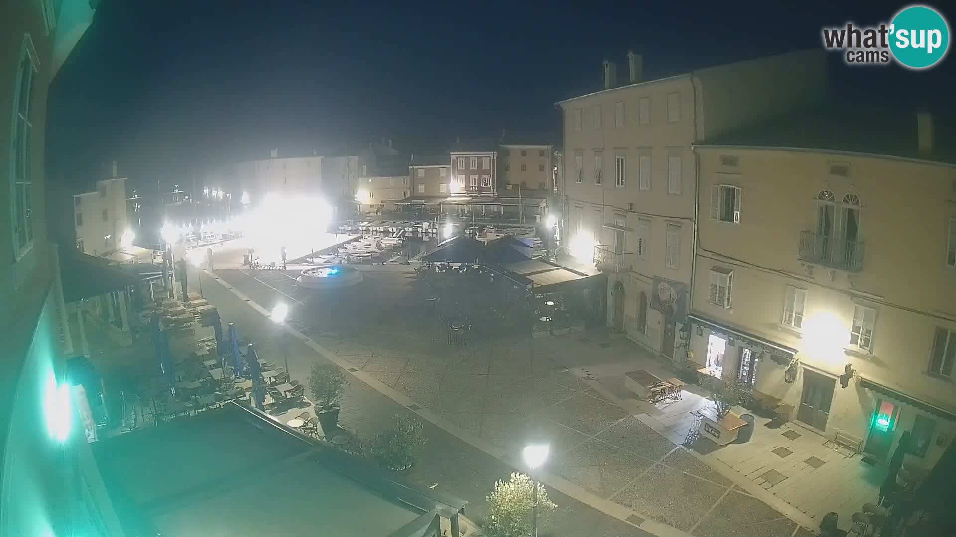 Cámara en vivo ciudad de Cres – plaza principal y “mandrač” – isla de Cres – Croacia