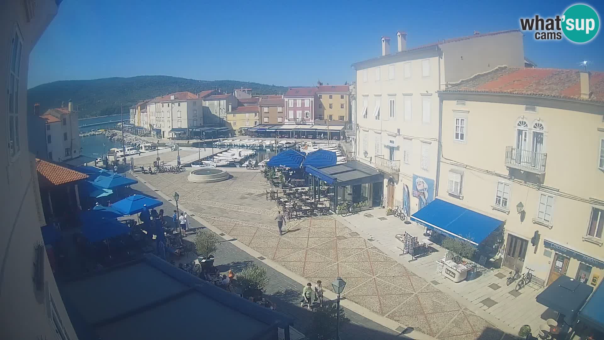 LIVE cam Cres città – piazza principale e “mandrač” – isola di Cherso – Croazia