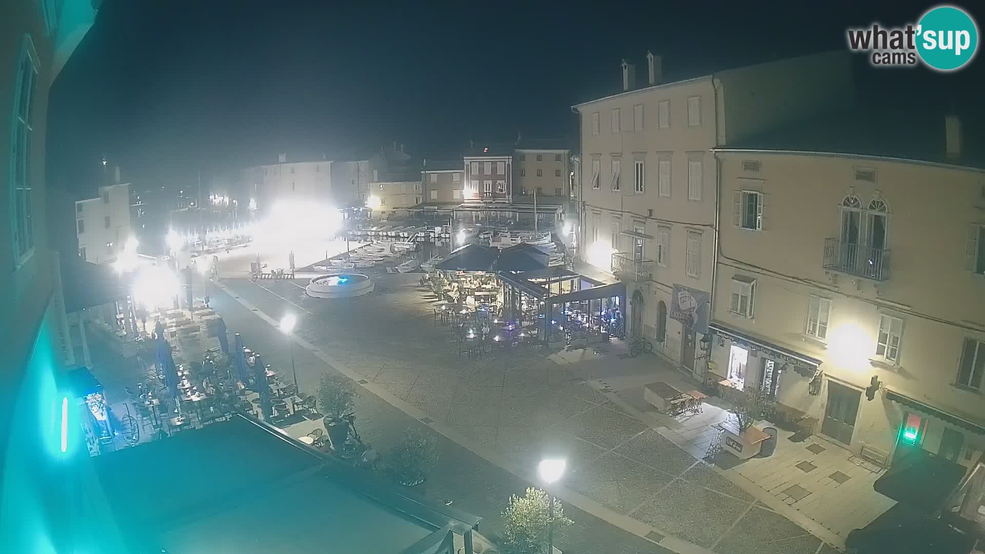 LIVE cam Cres city – place principale et “mandrač” – île de Cres – Croatie