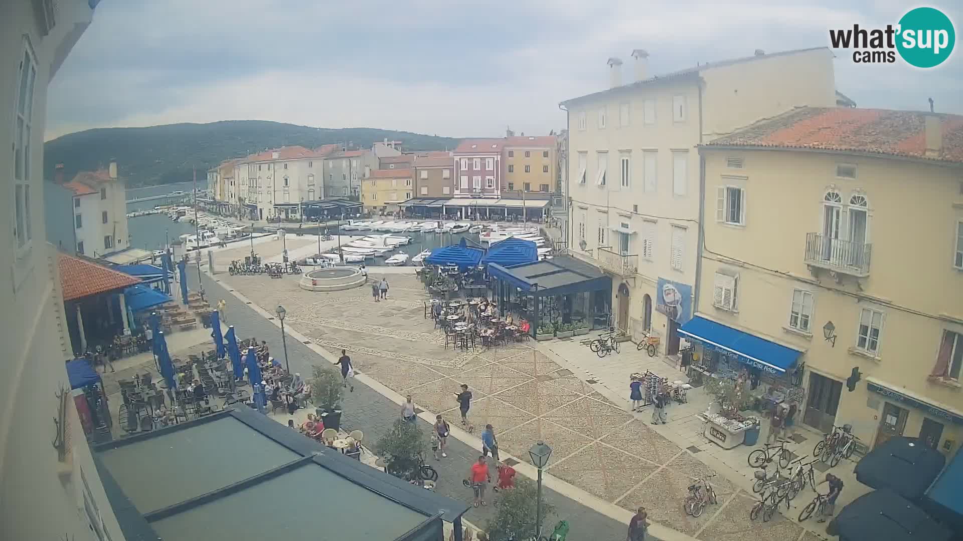 LIVE cam Cres city – main square and “mandrač” – Cres island – Croatia
