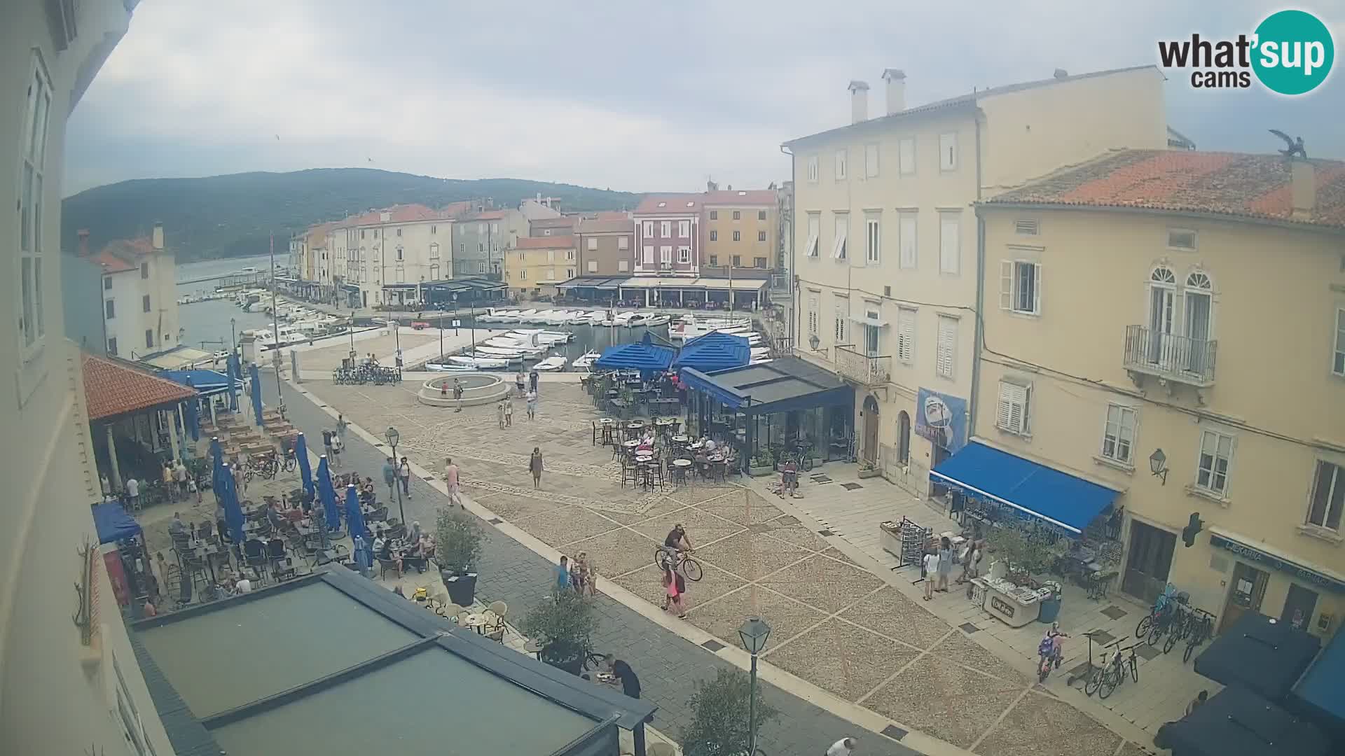 LIVE cam Cres Stadt – Hauptplatz und “mandrač” – Cres Insel – Kroatien