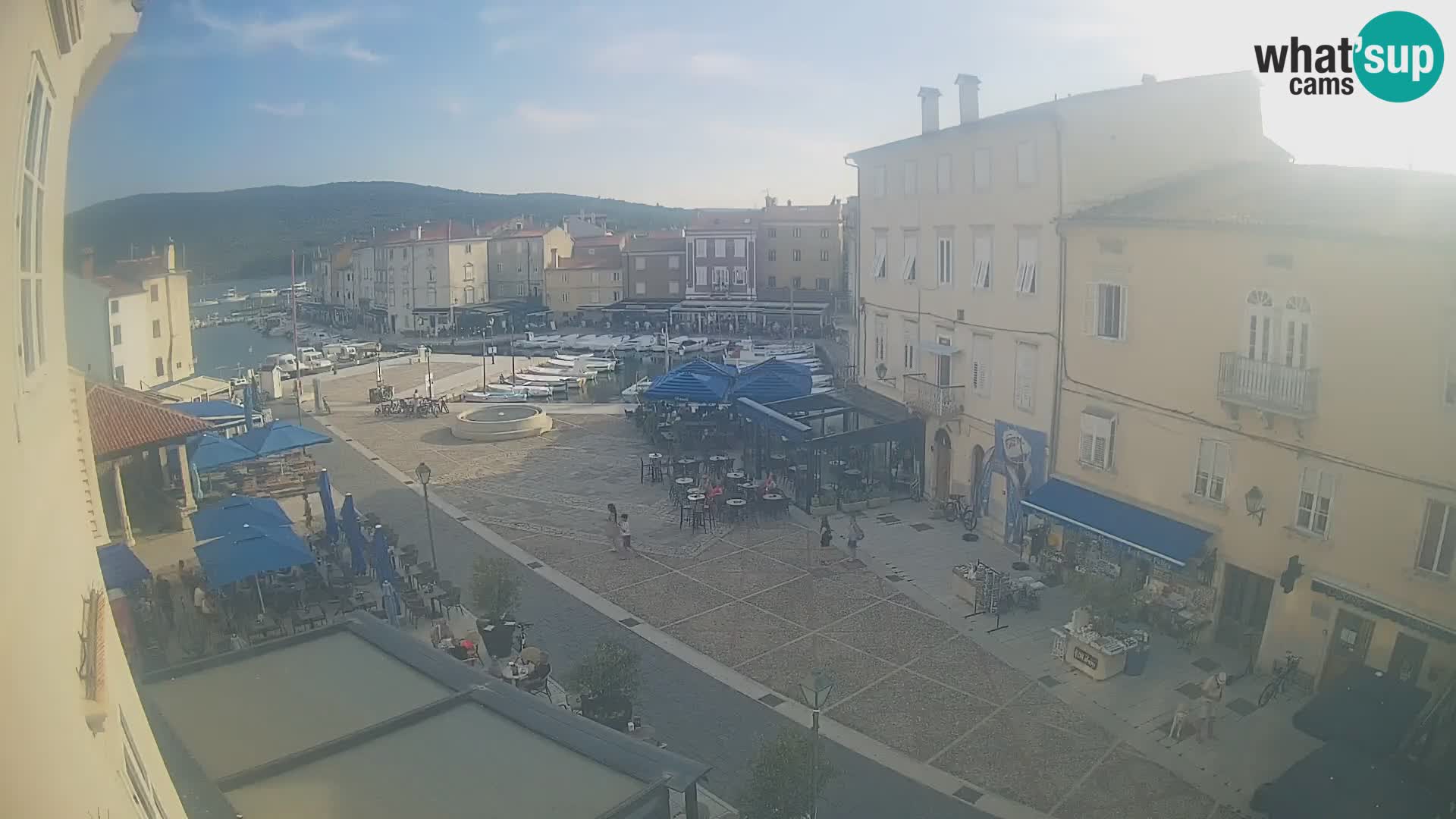 LIVE cam Cres città – piazza principale e “mandrač” – isola di Cherso – Croazia