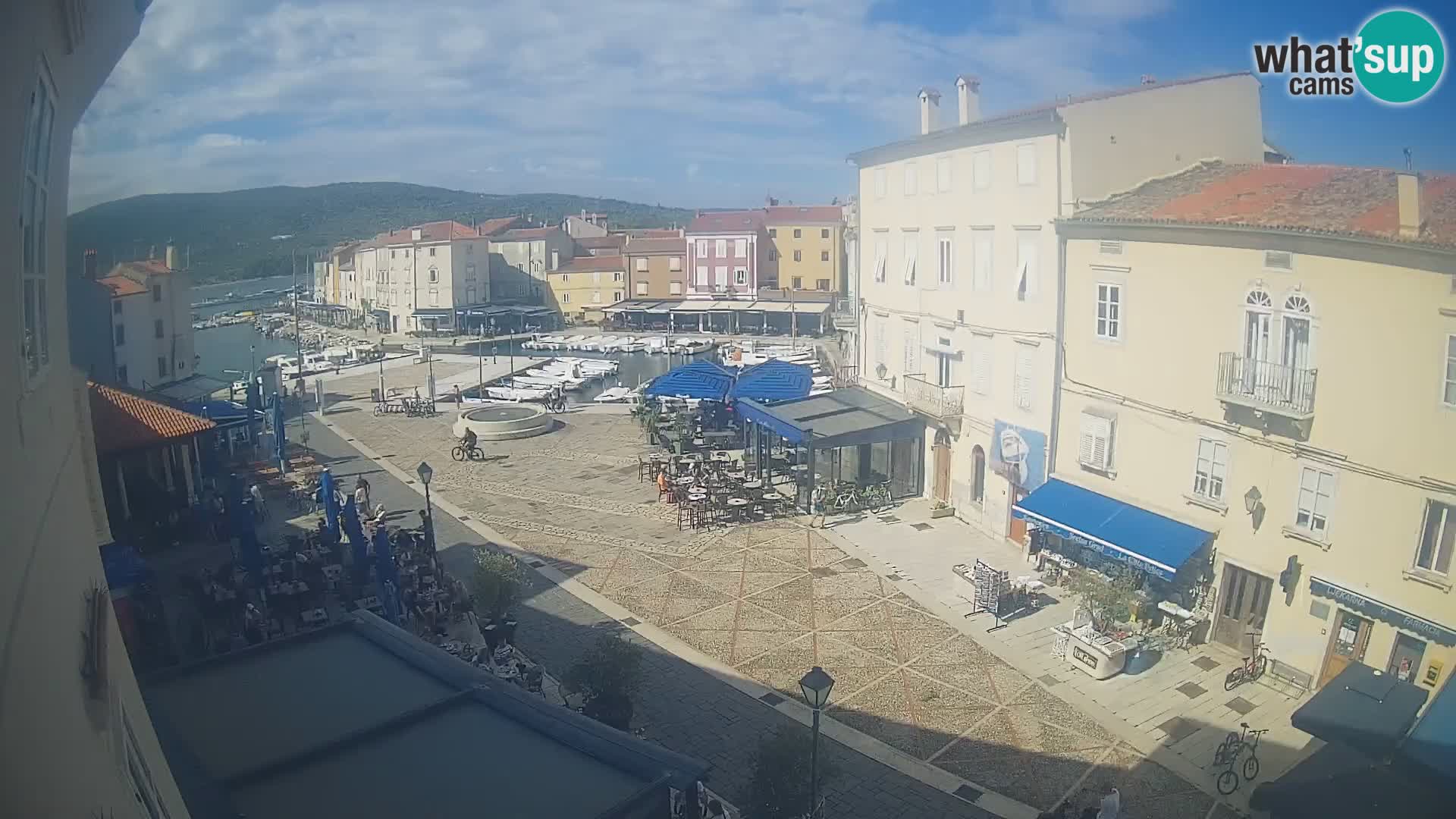 LIVE cam Cres city – main square and “mandrač” – Cres island – Croatia