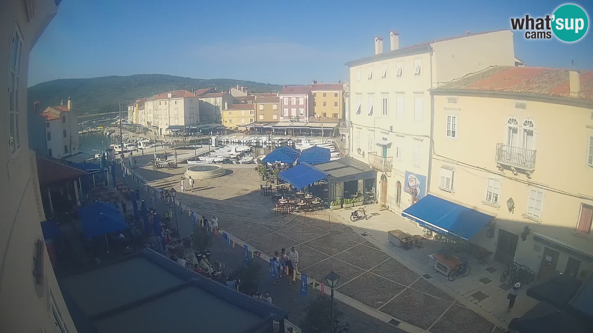 LIVE cam Cres città – piazza principale e “mandrač” – isola di Cherso – Croazia