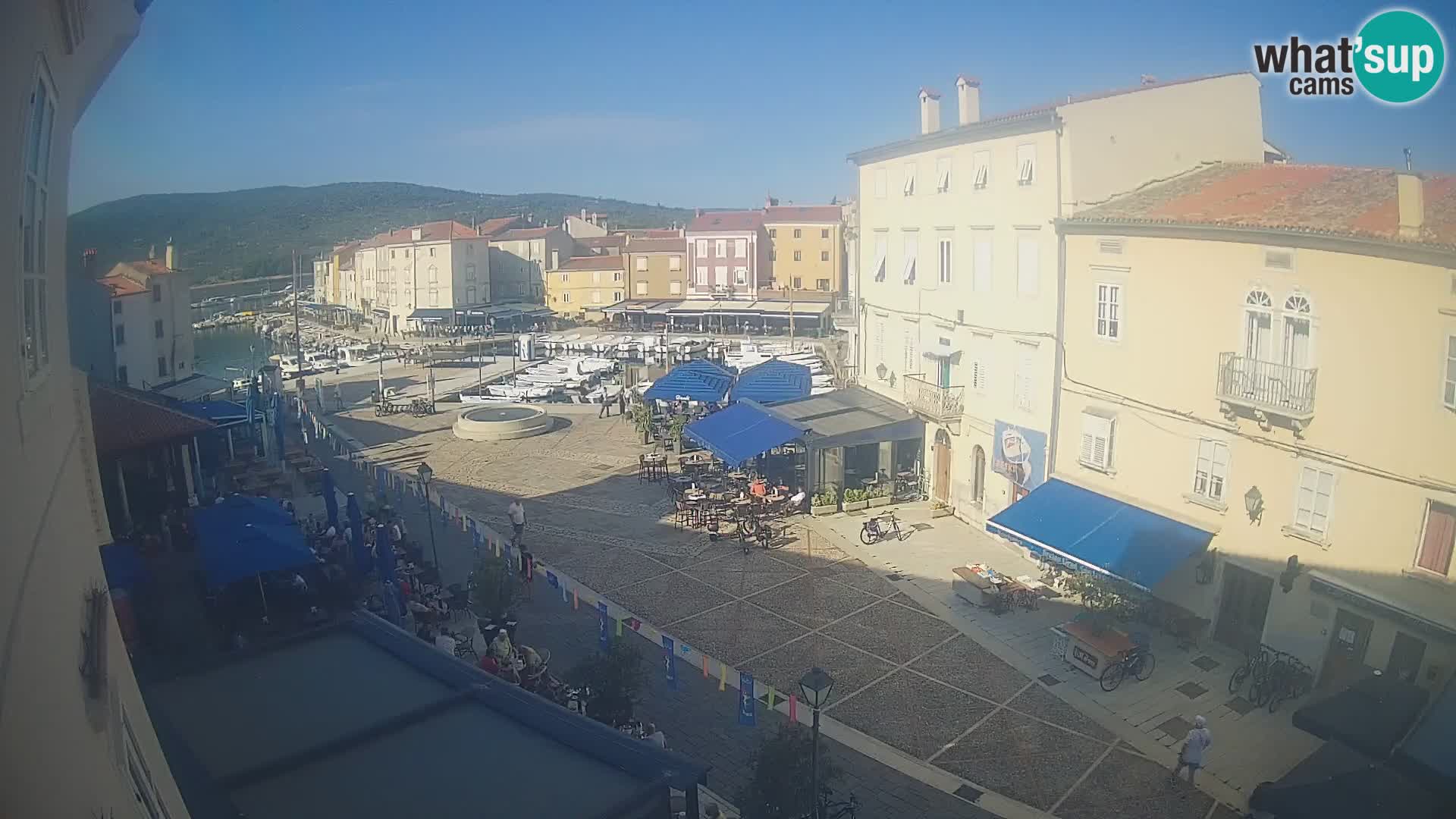 LIVE cam Cres Stadt – Hauptplatz und “mandrač” – Cres Insel – Kroatien