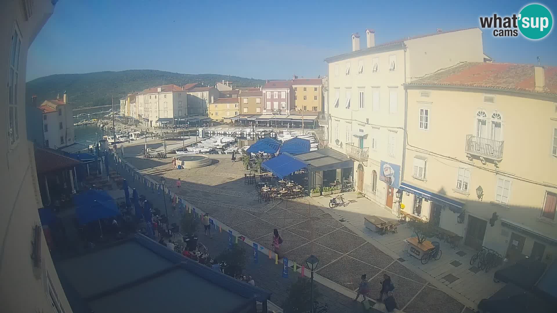 LIVE cam Cres city – main square and “mandrač” – Cres island – Croatia