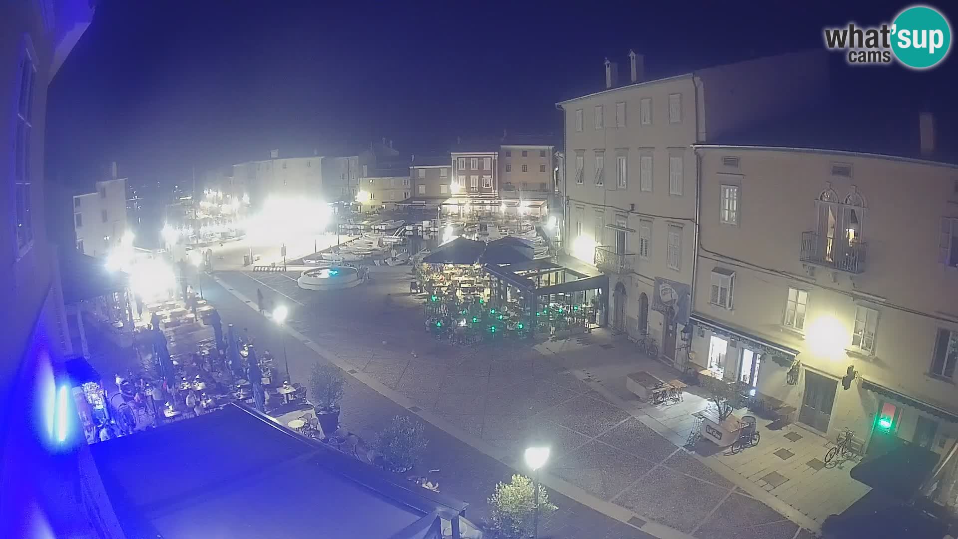 Cámara en vivo ciudad de Cres – plaza principal y “mandrač” – isla de Cres – Croacia