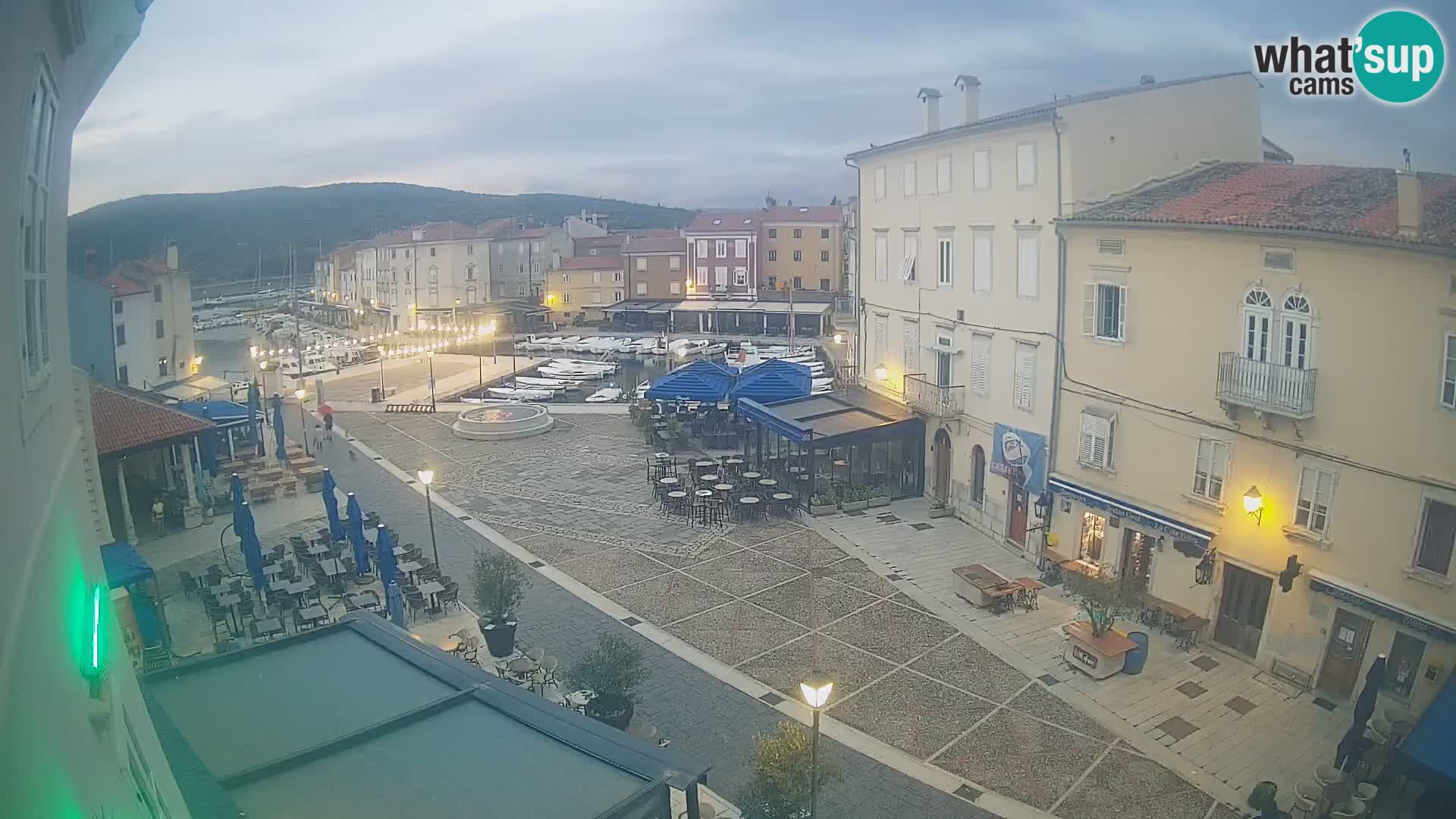 LIVE cam Cres city – main square and “mandrač” – Cres island – Croatia
