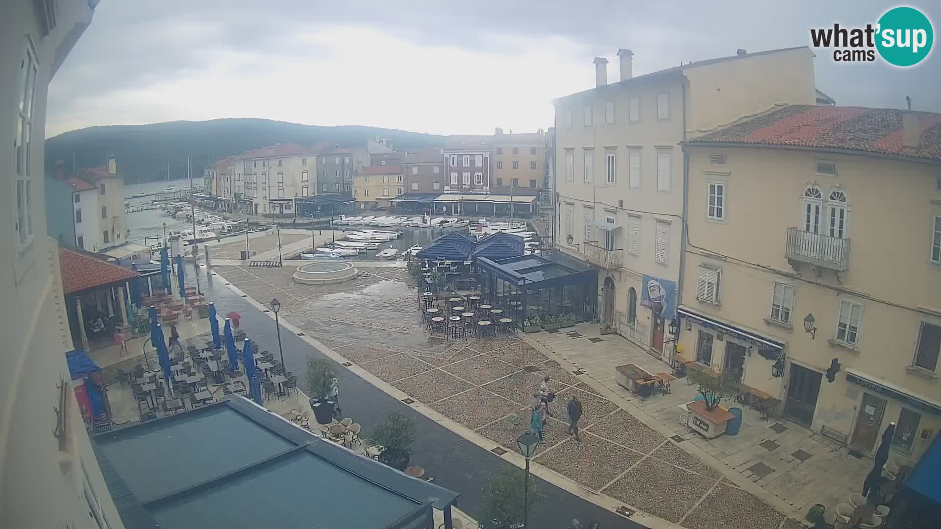LIVE cam Cres city – main square and “mandrač” – Cres island – Croatia