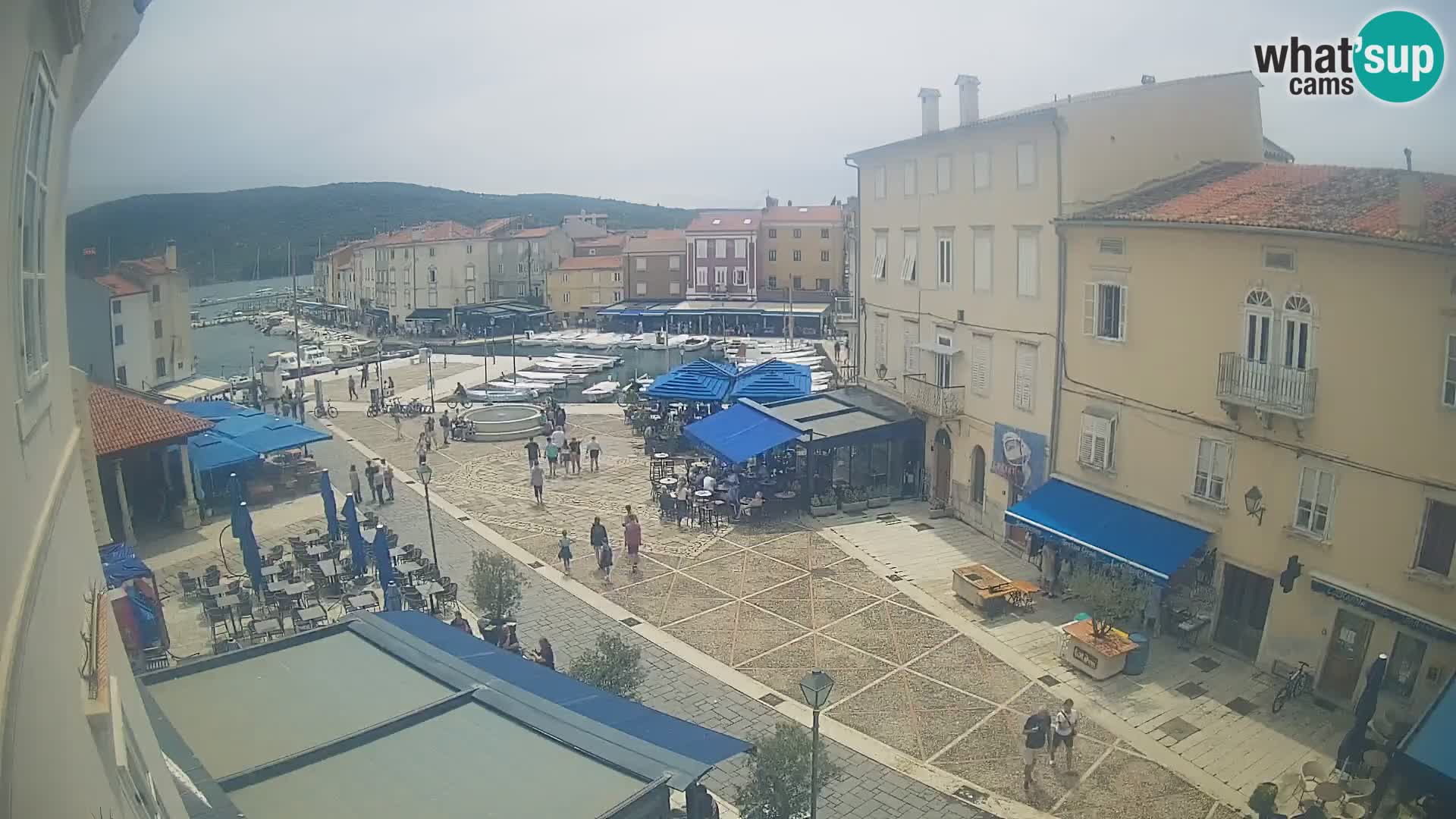 LIVE cam Cres città – piazza principale e “mandrač” – isola di Cherso – Croazia