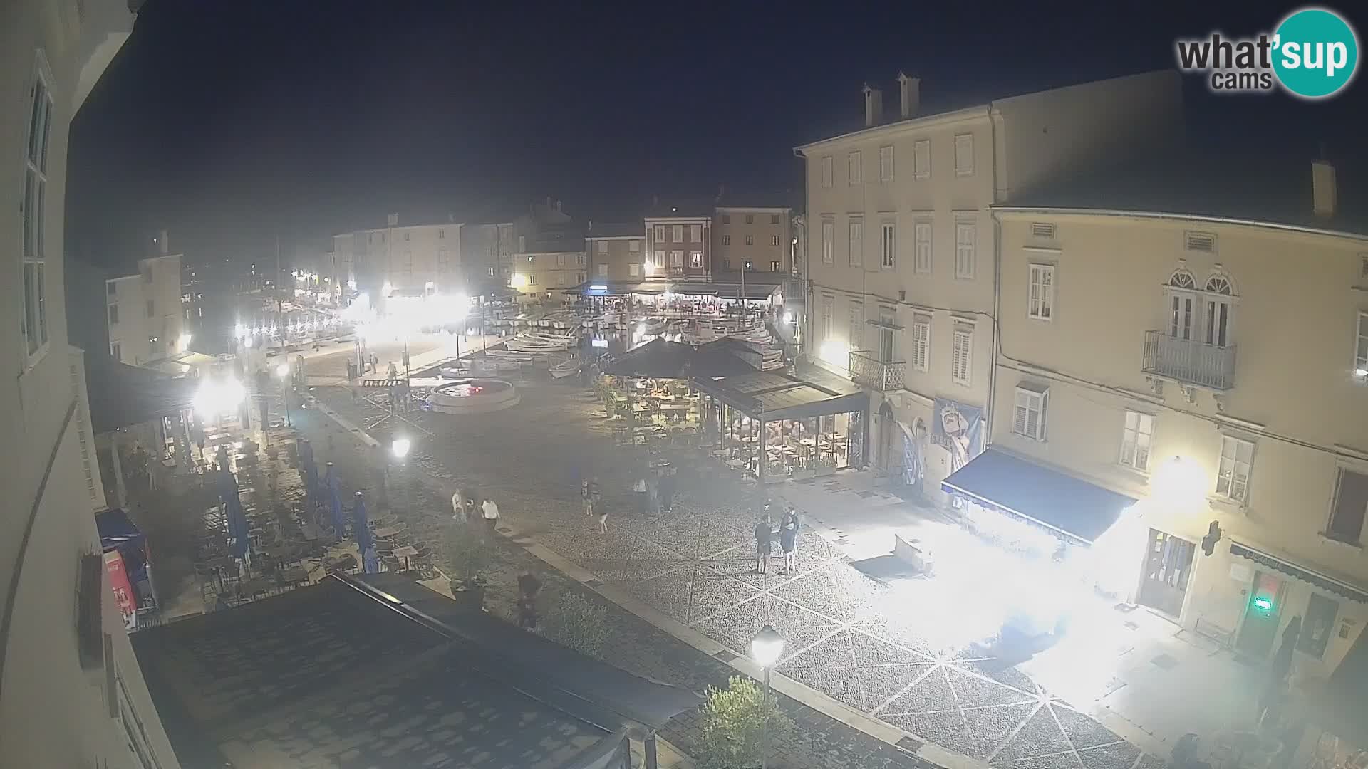 LIVE cam Cres città – piazza principale e “mandrač” – isola di Cherso – Croazia