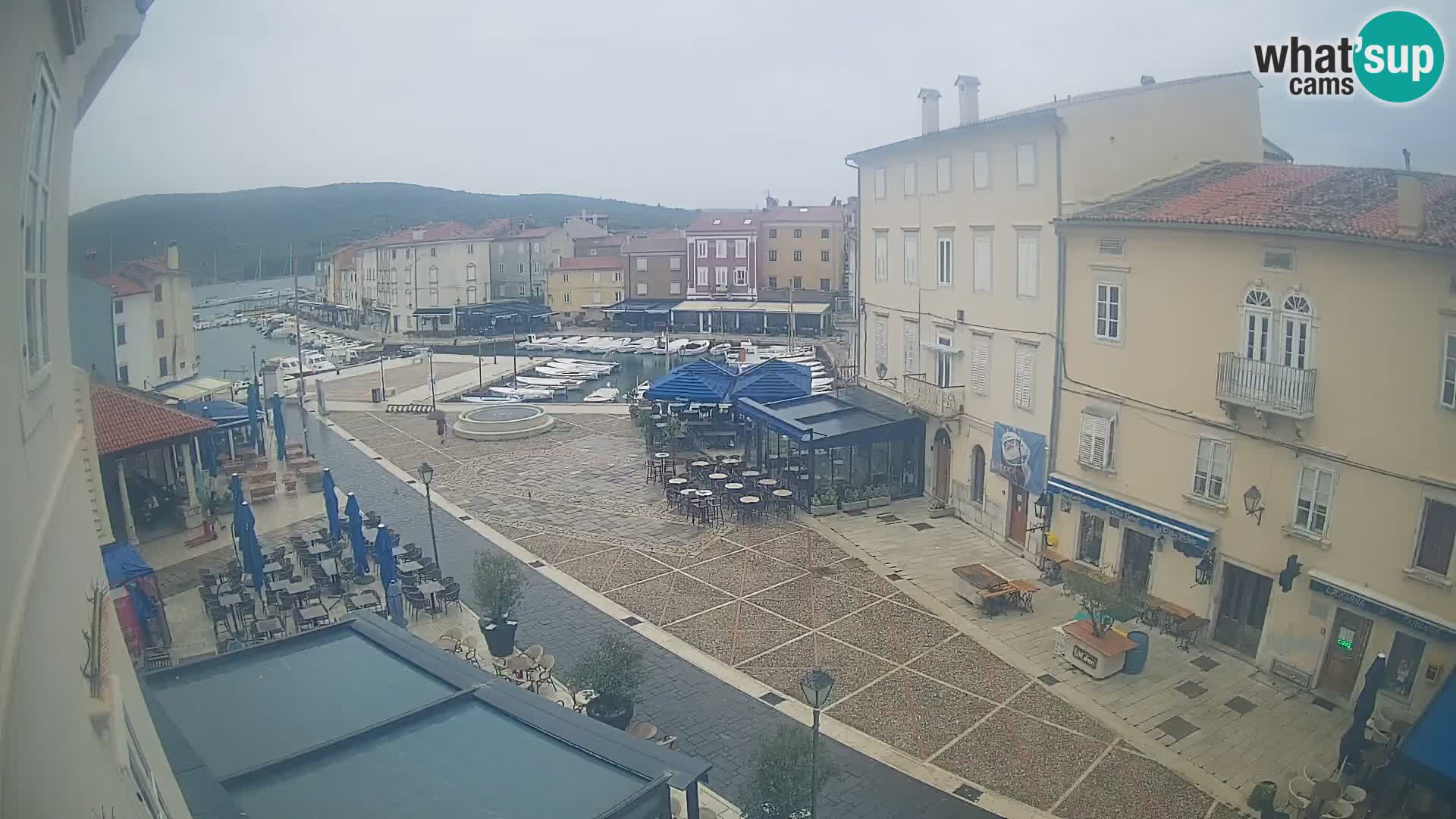 LIVE cam Cres città – piazza principale e “mandrač” – isola di Cherso – Croazia