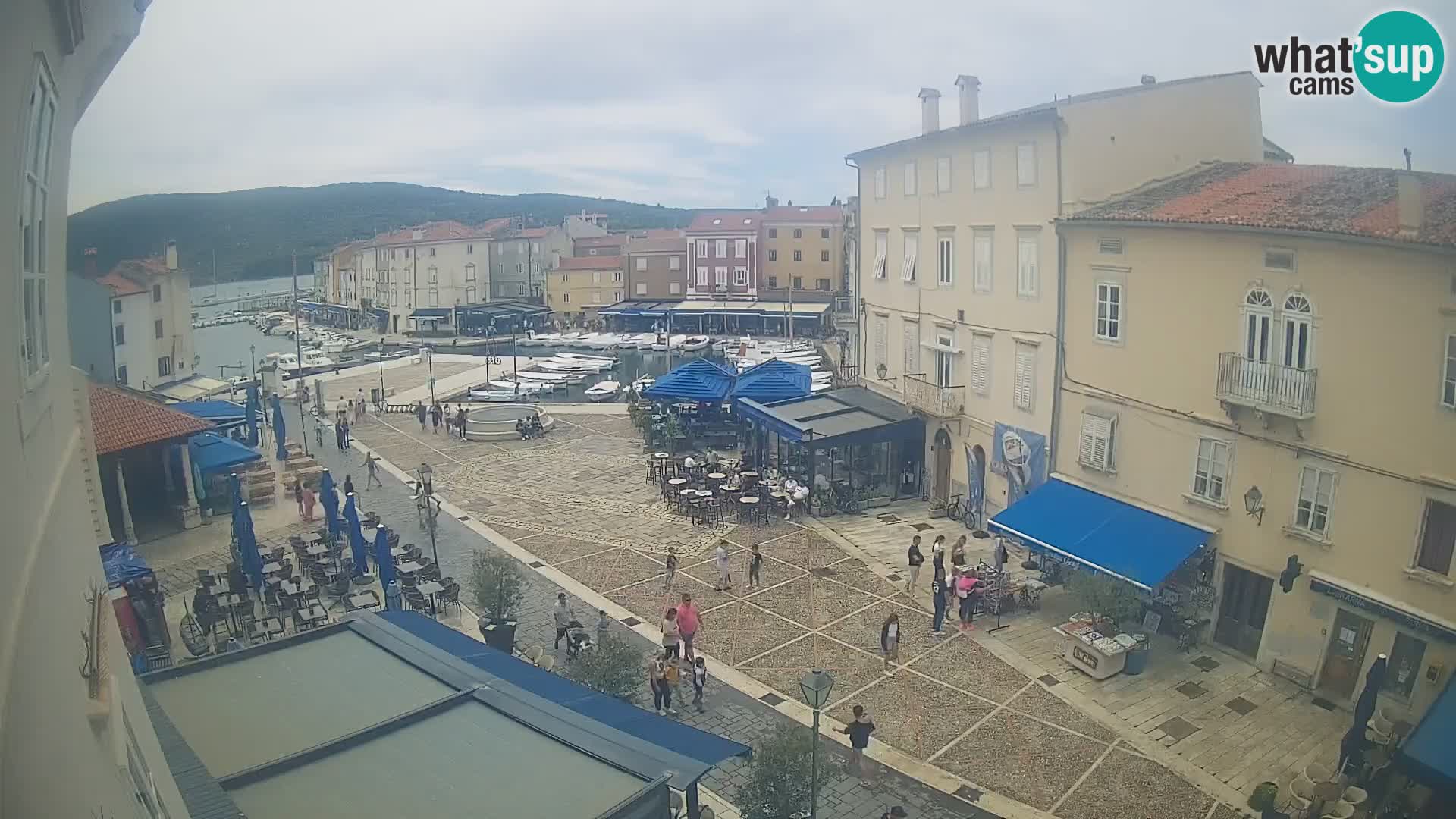 LIVE cam Cres città – piazza principale e “mandrač” – isola di Cherso – Croazia