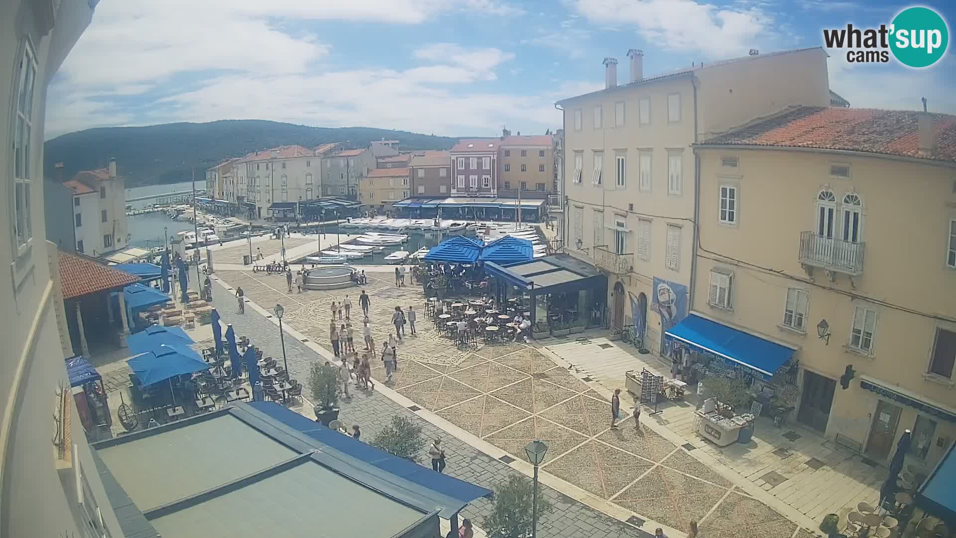 LIVE cam Cres Stadt – Hauptplatz und “mandrač” – Cres Insel – Kroatien