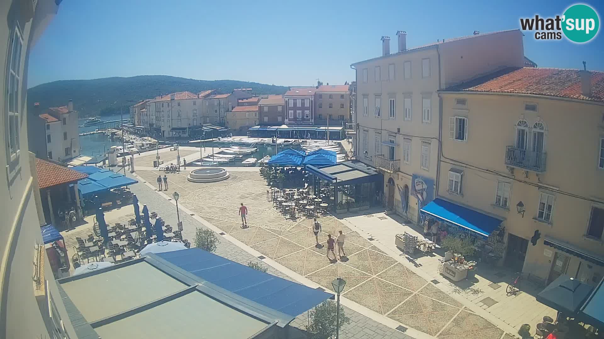 Kamera v ŽIVO Cres mesto – glavni trg in “mandrač” – otok Cres – Hrvaška