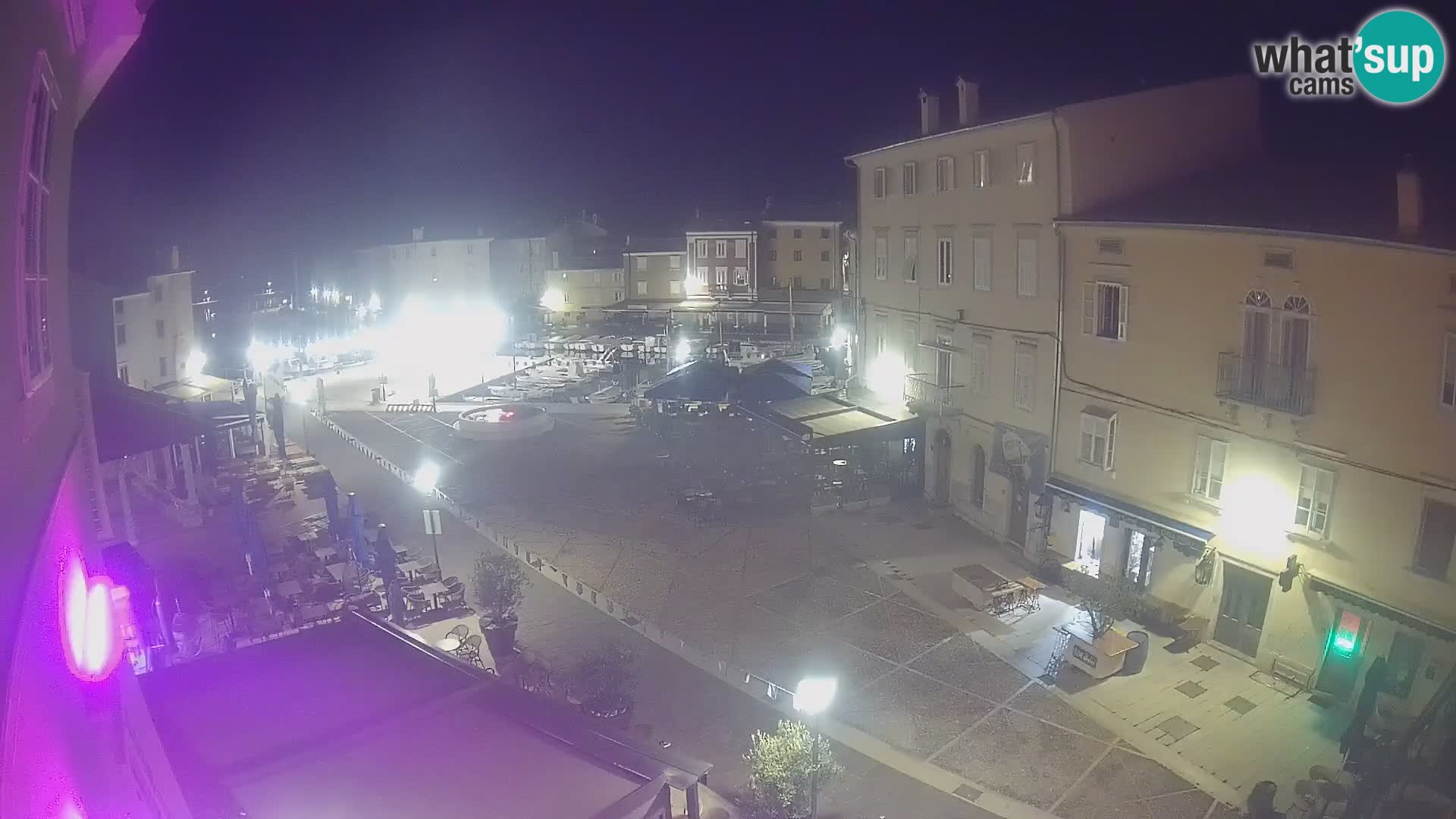 Kamera v ŽIVO Cres mesto – glavni trg in “mandrač” – otok Cres – Hrvaška