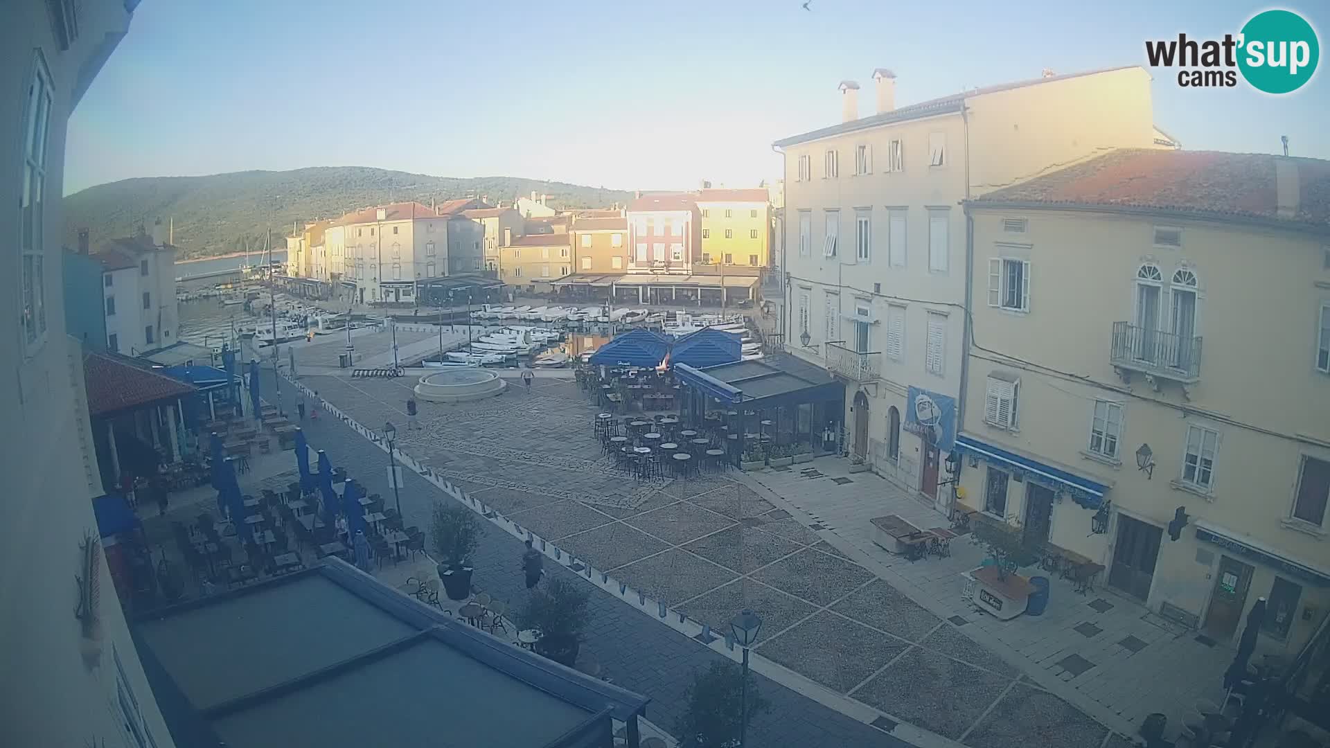 LIVE cam Cres città – piazza principale e “mandrač” – isola di Cherso – Croazia