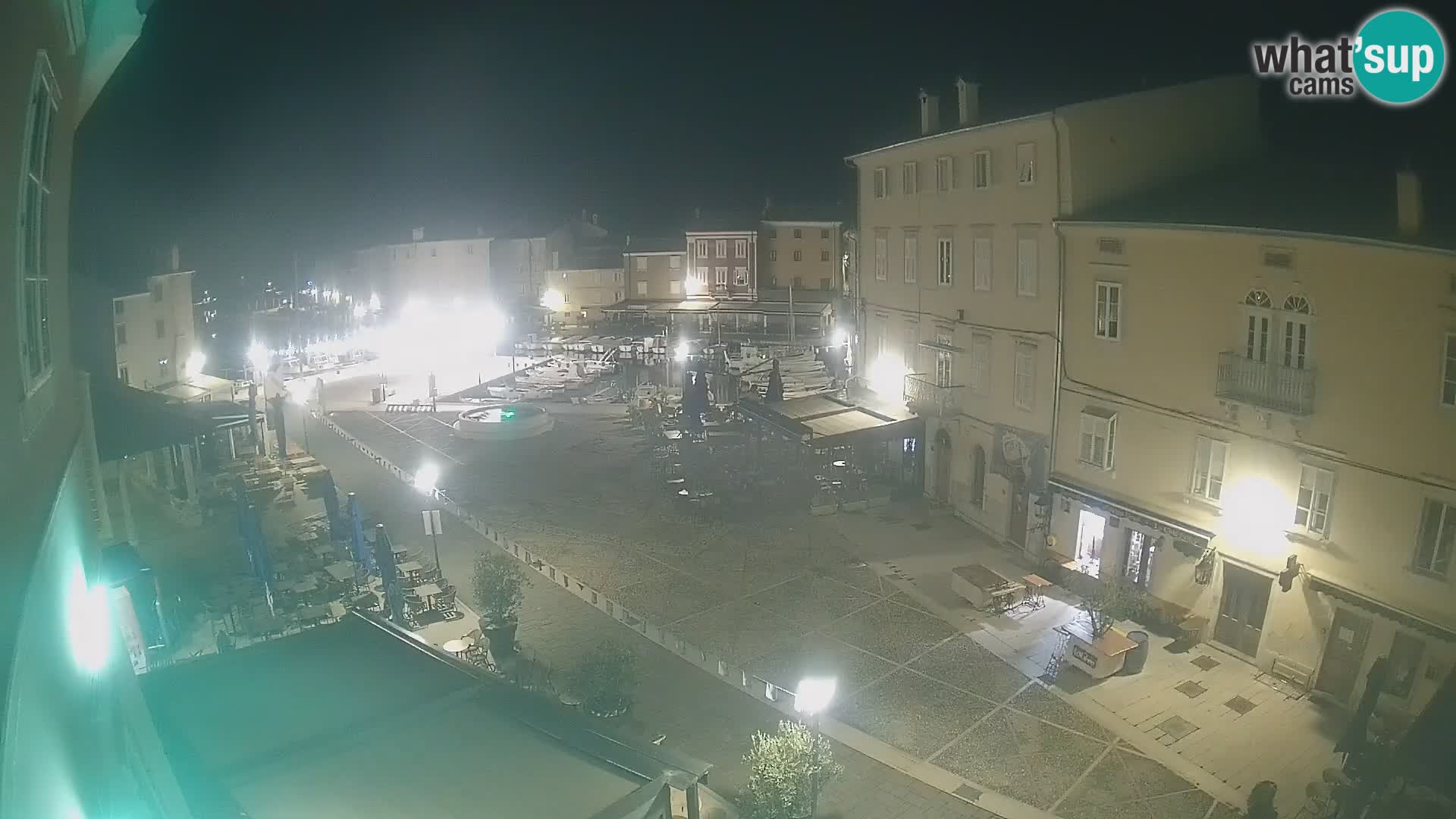 LIVE cam Cres city – place principale et “mandrač” – île de Cres – Croatie