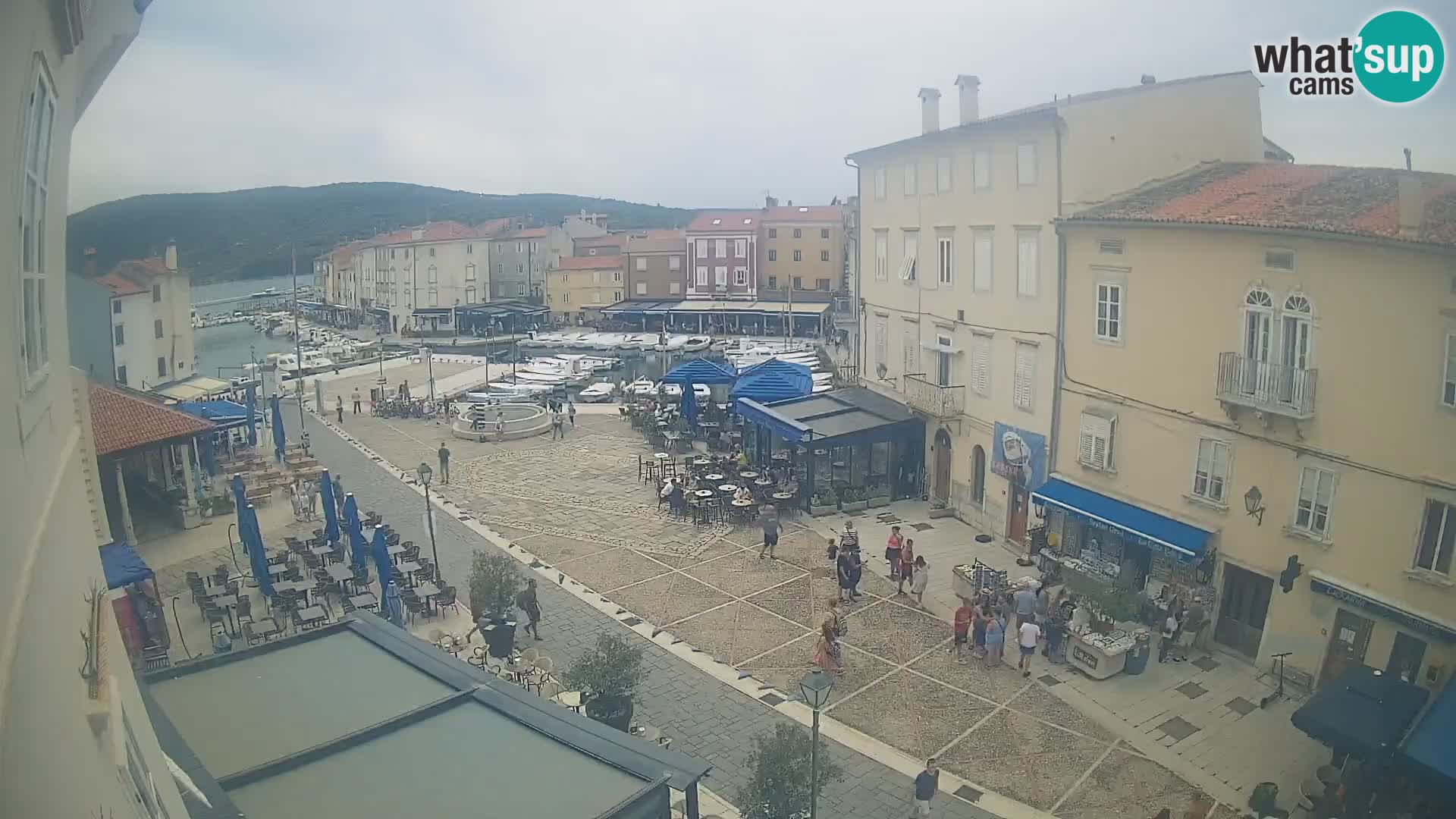 LIVE cam Cres città – piazza principale e “mandrač” – isola di Cherso – Croazia