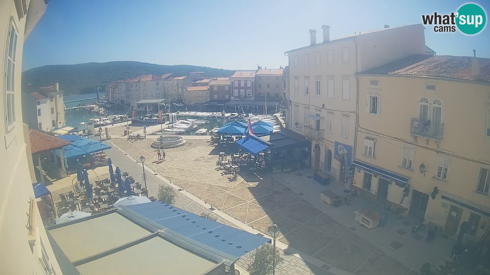 LIVE cam Cres città – piazza principale e “mandrač” – isola di Cherso – Croazia