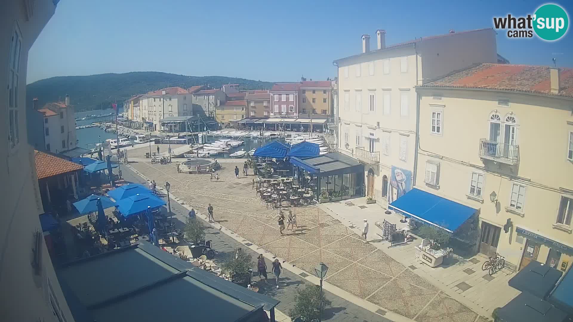 LIVE cam Cres città – piazza principale e “mandrač” – isola di Cherso – Croazia