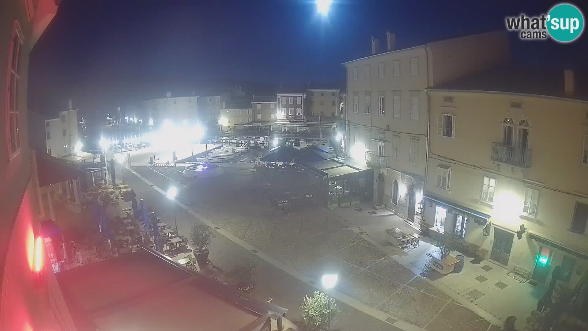 Kamera v ŽIVO Cres mesto – glavni trg in “mandrač” – otok Cres – Hrvaška