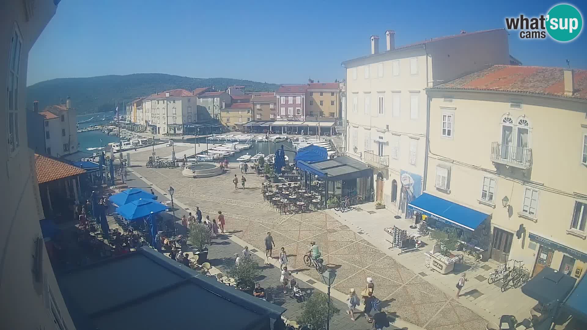 LIVE cam Cres città – piazza principale e “mandrač” – isola di Cherso – Croazia