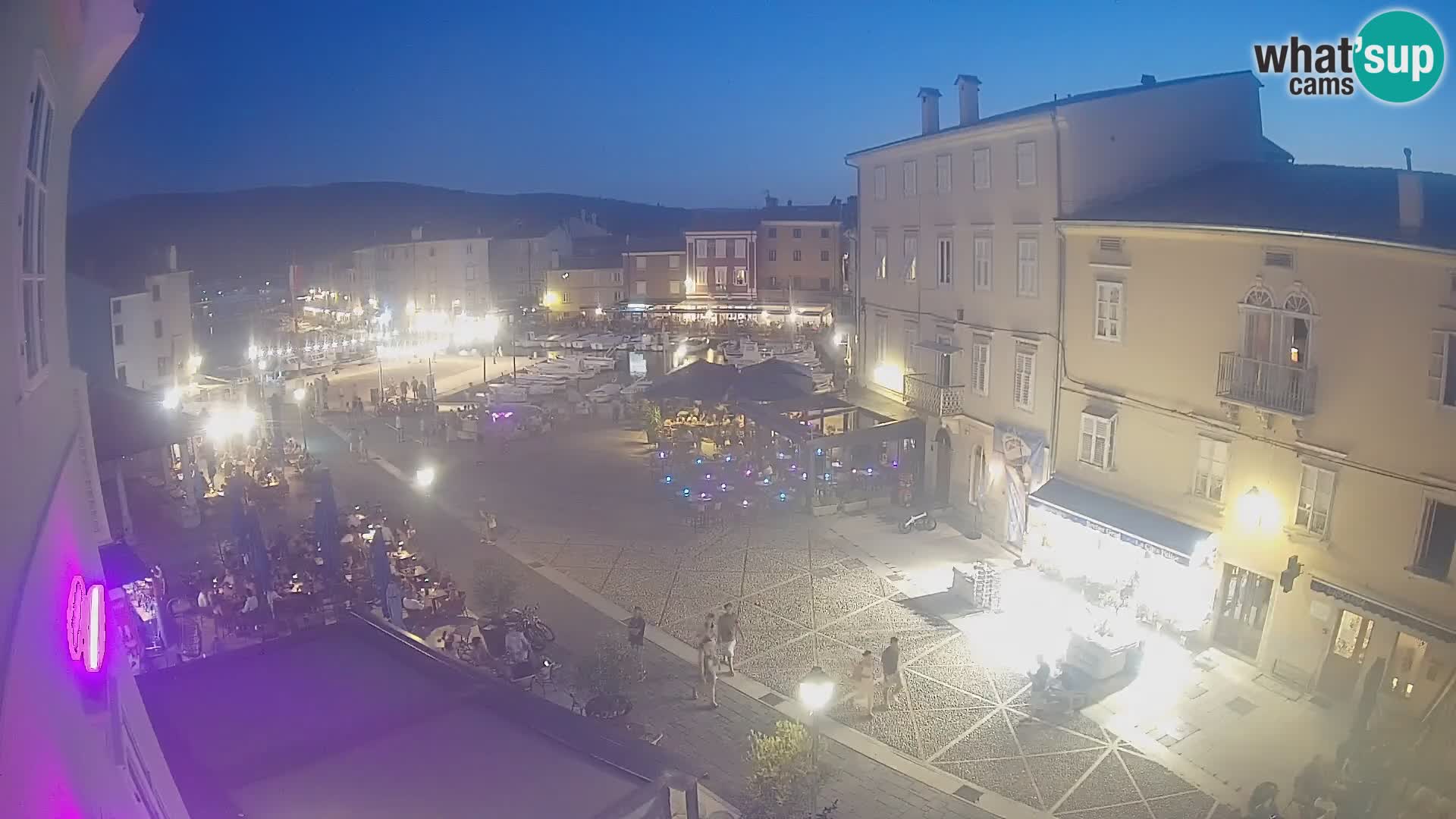 LIVE cam Cres Stadt – Hauptplatz und “mandrač” – Cres Insel – Kroatien