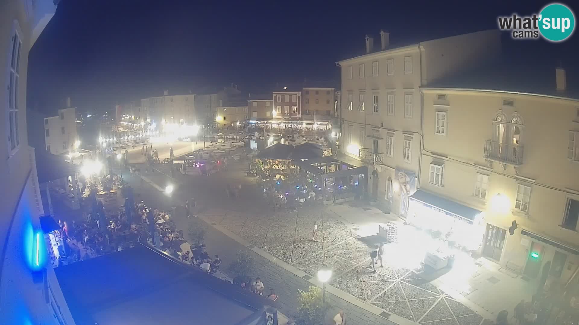 LIVE cam Cres Stadt – Hauptplatz und “mandrač” – Cres Insel – Kroatien