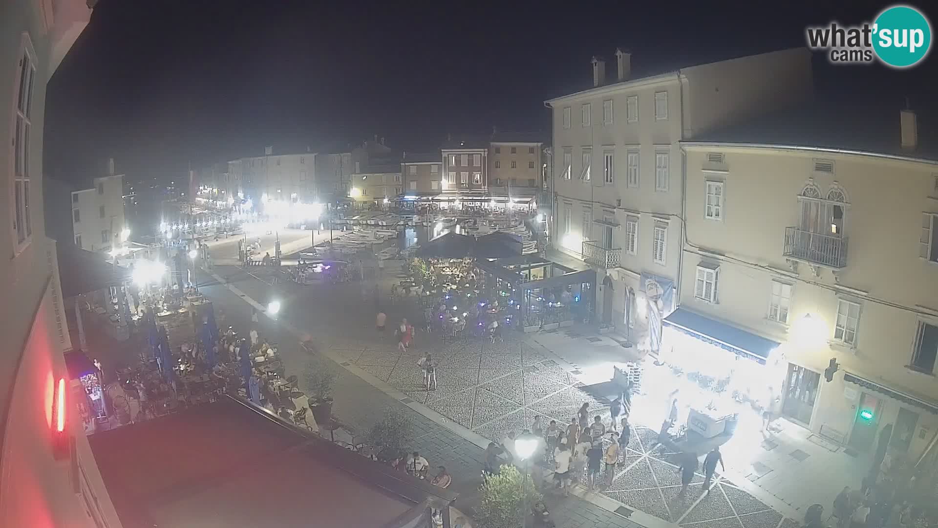 LIVE cam Cres Stadt – Hauptplatz und “mandrač” – Cres Insel – Kroatien